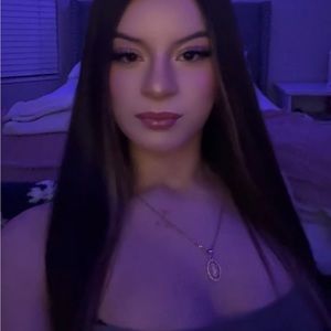 Meet your Posher, Ayleen